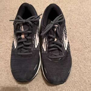 Brooks Ghost 13 tennis shoes.